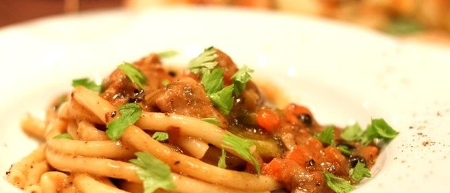 Рагу со свининой, овощами и лапшой