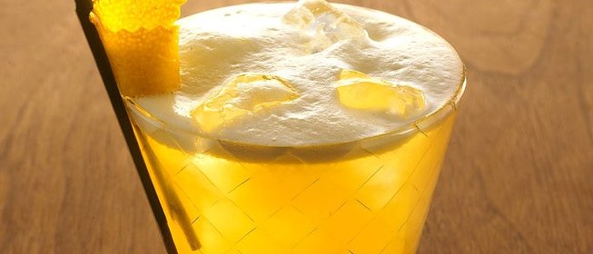 Коктейль «Физ «Утренняя слава» (Mai TaiMorning Glory Fizz)