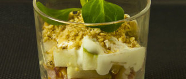 Салат из курицы, груши и сельдерея