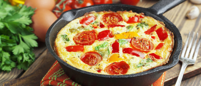 Омлет с помидорами