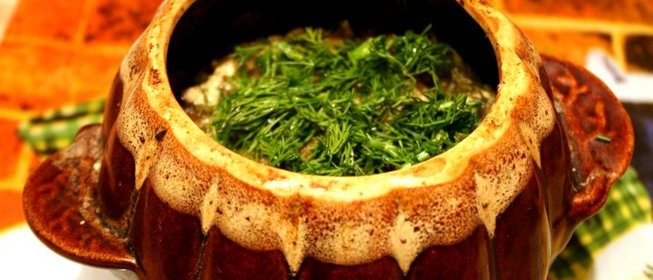 Пельмени с грибами в горшочках