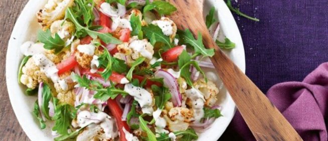 Цветная капуста с заправкой из тахини