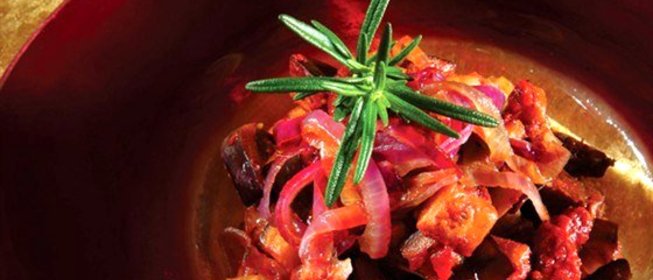 Баклажаны с луком в критском соусе