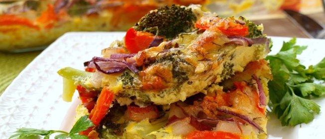 Запеканка из брокколи с копчёной грудинкой