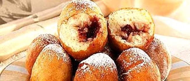 Орешки из теста с клубничным джемом