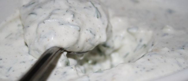 Белый соус с орехами