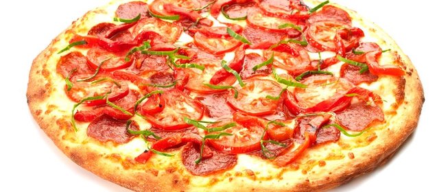 Пицца с копченой колбасой