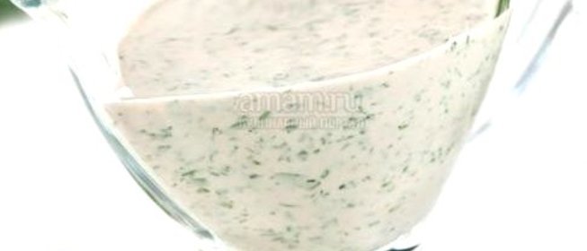Соус с майонезом, зеленью и чесноком