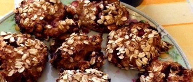 Творожно-овсяное печенье с вишней