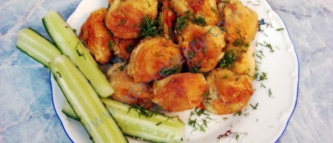 Пельмени тушеные в сметане