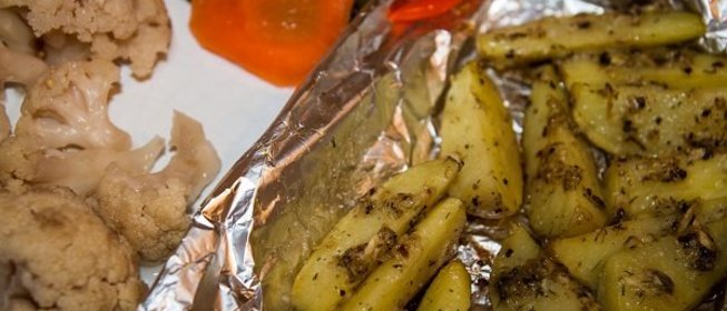 Картофель по-деревенски с чесноком