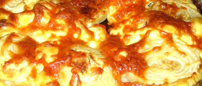 Свинина по‑французски с сыром и луком