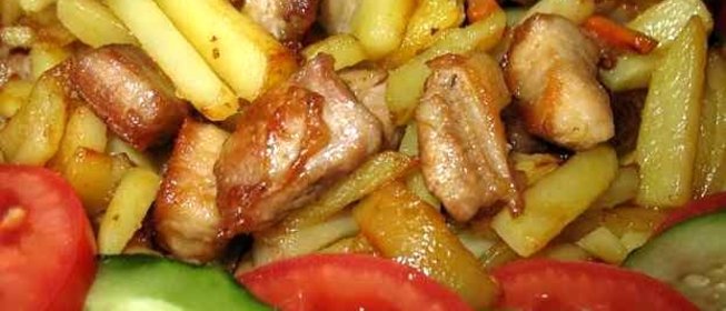 Жареная свинина с картошкой