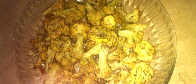 Цветная капуста и кабачки запеченные с розмарином