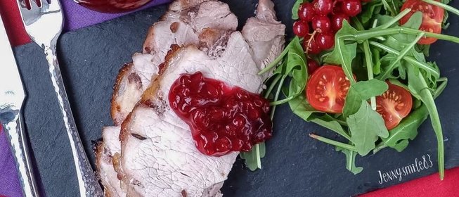 Свинина Праздничная с брусничным соусом с красной смородиной