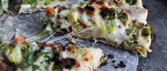 Пицца с брюссельской капустой