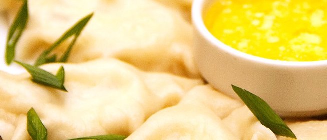 Соленые вареники с творогом и зеленью