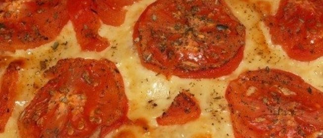 Свинина с помидорами и сыром