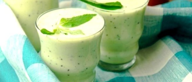 Молочно-фруктовый смузи с мятой