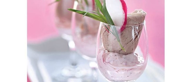 Холодная свинина с заправкой из редиса