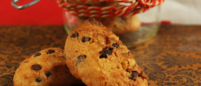 Печенье с шоколадом и фундуком