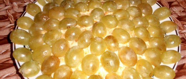 Салат Тиффани с курицей и виноградом