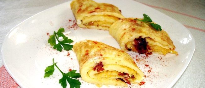 Омлет с вялеными помидорами и сыром