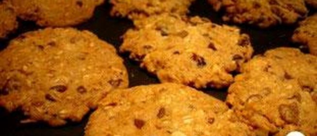 Овсяное печенье с миндалем и шоколадом