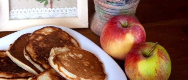 Овсяные оладьи с яблоком