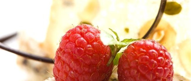 Тирамису из белого шоколада и малины