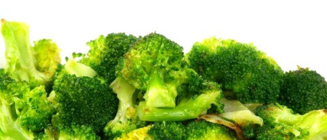 Брокколи с белым вином, чесноком и цитрусовой цедрой