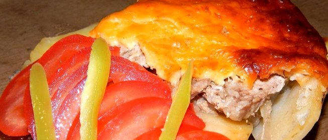 Картошка со свининой на противне