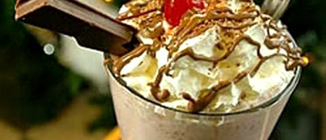 Молочный коктейль с шоколадом и мятой