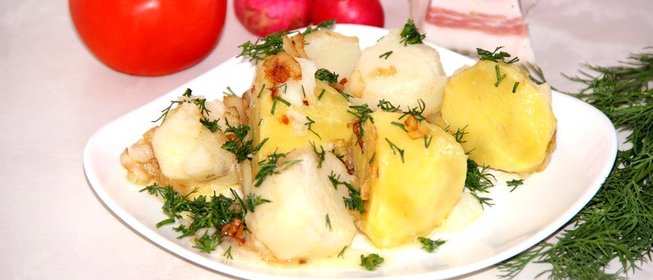 Отварной картофель с луком
