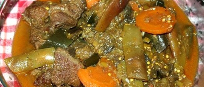 Говядина в горшочке с овощами