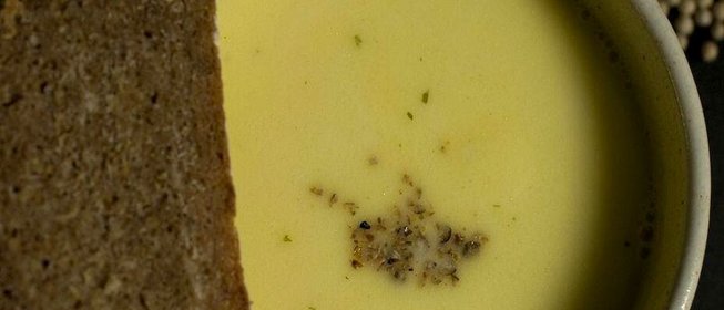 Суп с сыром и вином