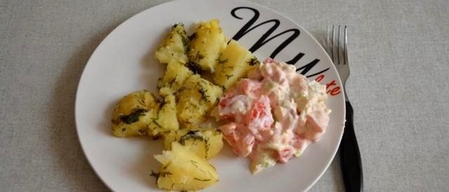 Варёно-обжаренная молодая картошка