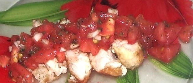 Куриное филе с соусом сальса