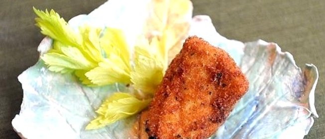 Сыр, жареный в панировке