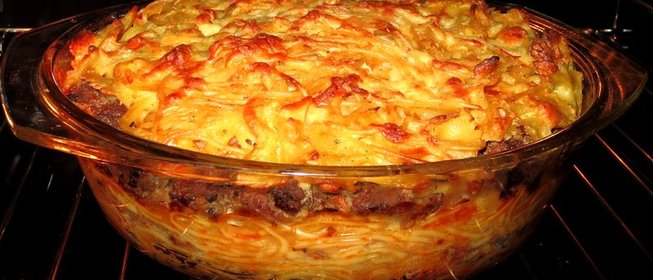 Запеканка со спагетти и мясной прослойкой