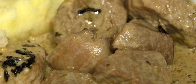 Свинина под соево-сметанным соусом