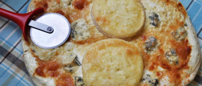 Белая пицца «Три сыра»