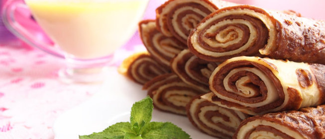 Блинные рулетики с ванильным соусом