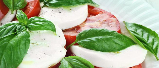 Сэндвич из томатов и моцареллы