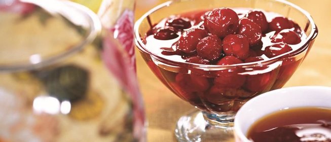 Вишневое варенье с косточками