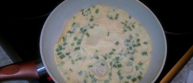 Омлет с зеленым луком