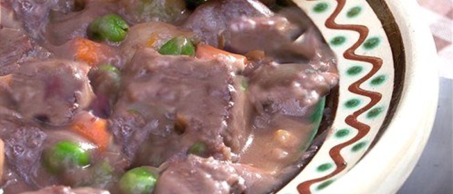 Говядина с овощами по‑бургундски