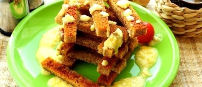 Чесночный соус для гренок