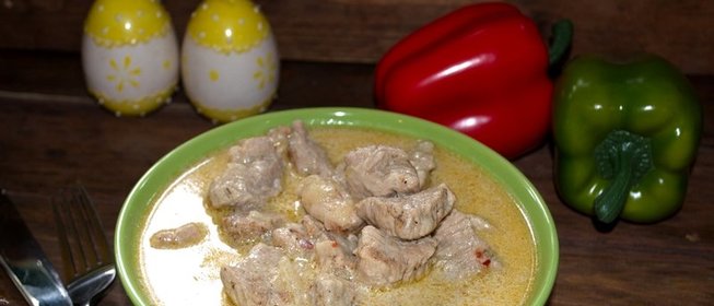 Свинина кусочками в соусе