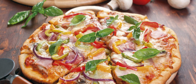 Пицца со сладким перцем и ветчиной